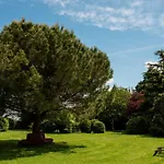 Гостевой дом Demeures Et Chateaux - Le Portail En Marais Poitevin Moreilles