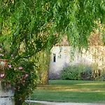 Demeures Et Chateaux - Le Portail En Marais Poitevin Гостевой дом 4*