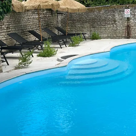 Penzion Demeures Et Chateaux - Le Portail En Marais Poitevin Moreilles