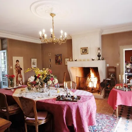 Demeures Et Chateaux - Le Portail En Marais Poitevin Penzion