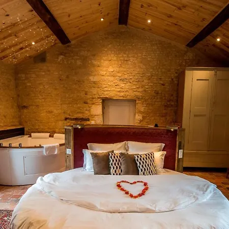 Le Portail En Marais Poitevin - Logis D'exception - Jacuzzi Privatif Maison d'hôtes *