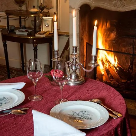 Demeures Et Chateaux - Le Portail En Marais Poitevin Penzion 4*