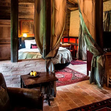 Demeures Et Chateaux - Le Portail En Marais Poitevin 4* Moreilles