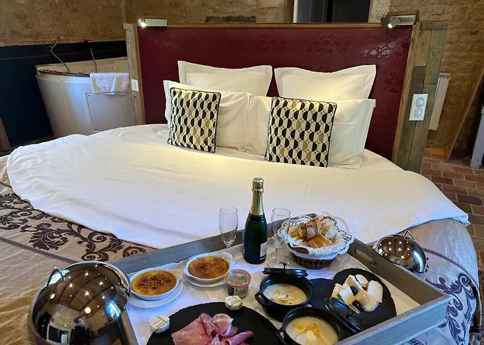 Maison d'hôtes Le Portail En Marais Poitevin - Logis D'exception - Jacuzzi Privatif