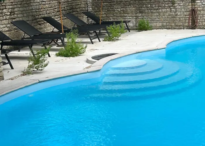 Maison d'hôtes Le Portail En Marais Poitevin - Logis D'exception - Jacuzzi Privatif Moreilles