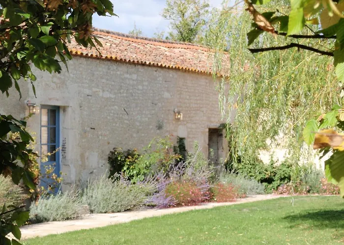 Le Portail En Marais Poitevin - Logis D'exception - Jacuzzi Privatif Maison d'hôtes Moreilles